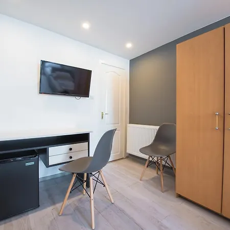 Chesscom Guest house